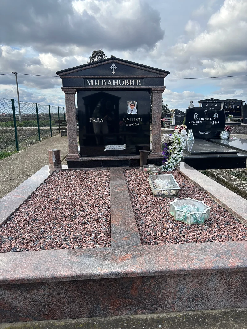 Spomenik - profesionalna izrada 10